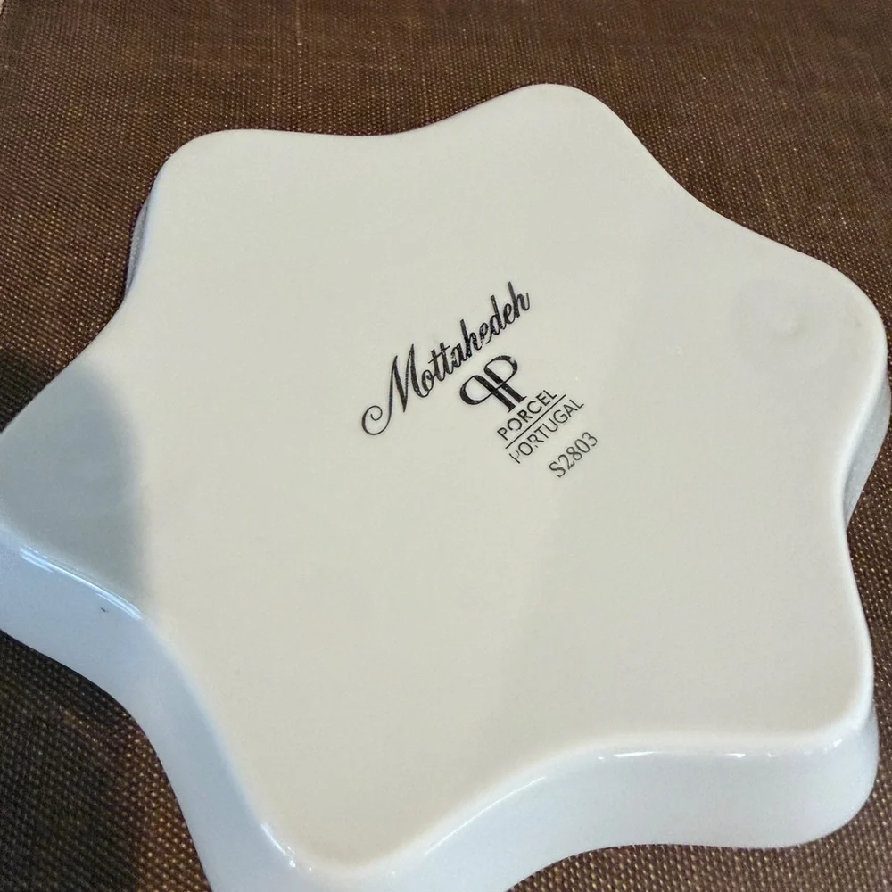 Mottahedeh 5” Star Dish‎ Portugal “Families Are Like Fudge”
